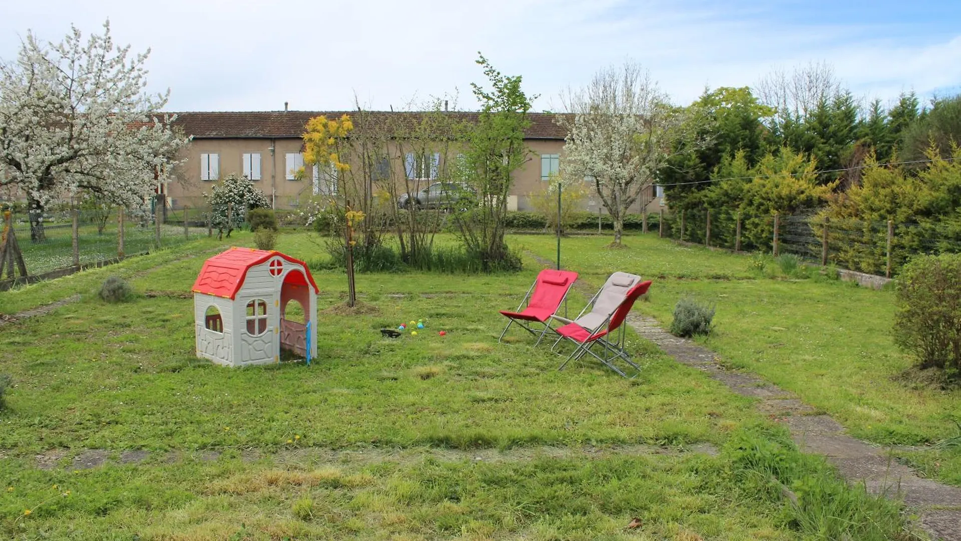 Maison Au Bord Du Lac Cagnac-les-Mines Holiday home